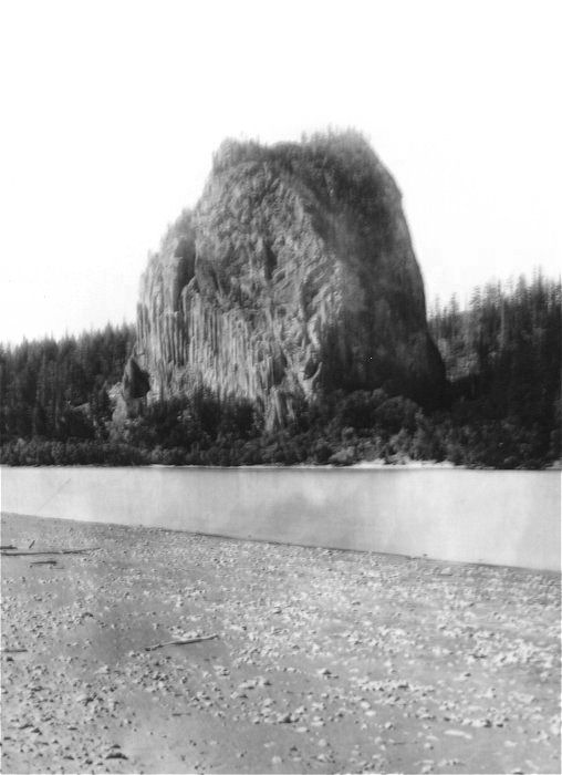 Carleton Watkins' photograph of Beacon Rock
